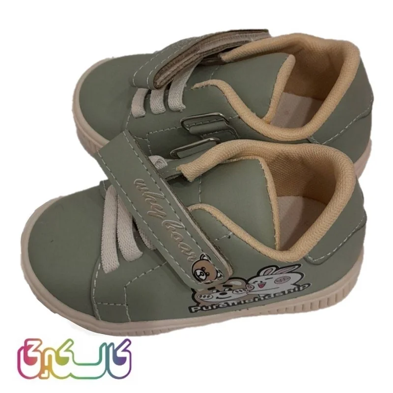 کفش فانتزی کودک دخترانه با طراحی بنددار و تک چسب 3